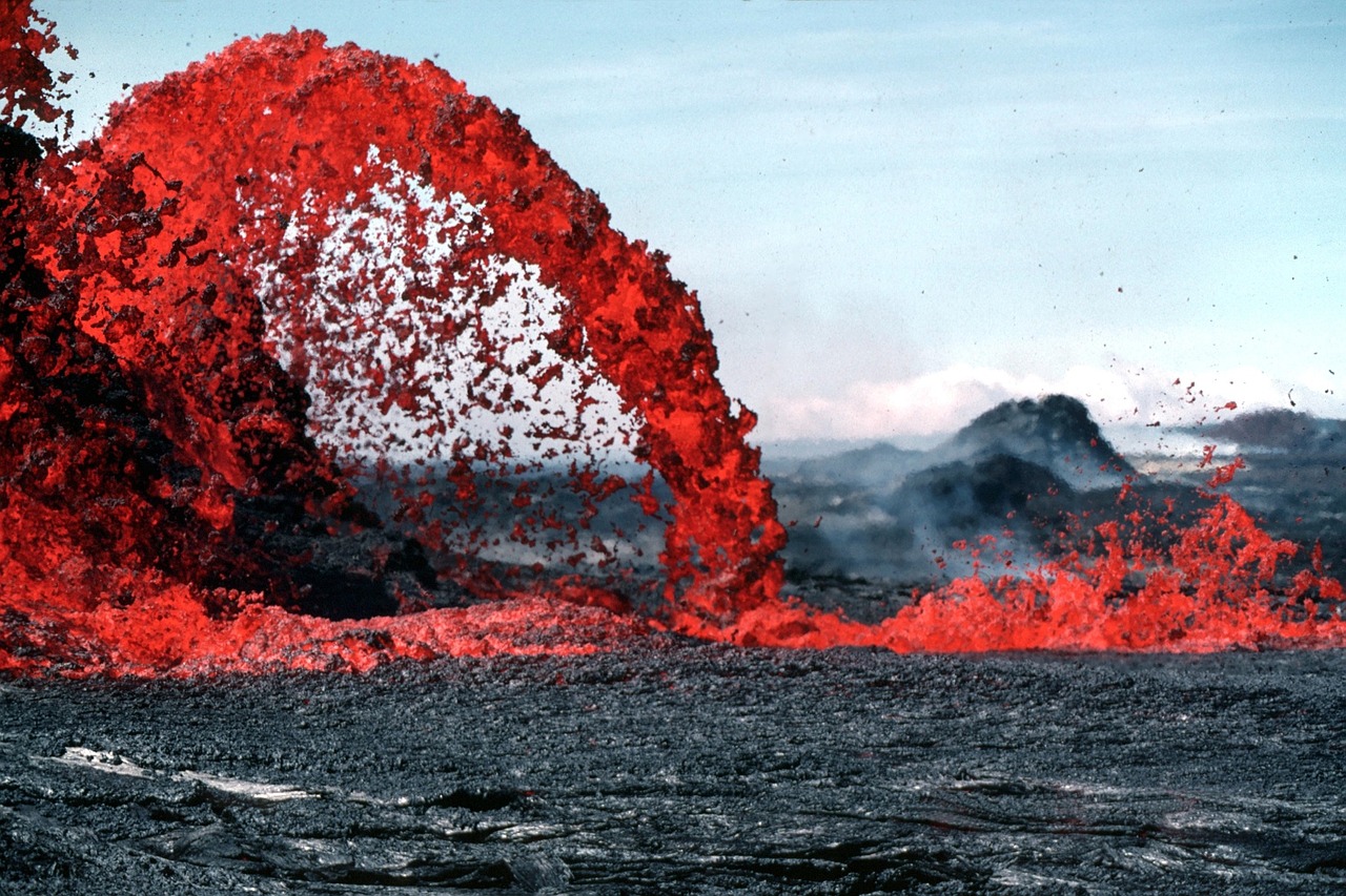 富士山火山喷发最新动态，影响及应对策略揭秘